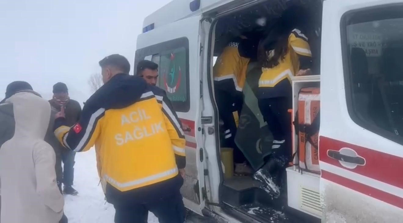 Yoğun kar ve zorlu şartlara rağmen hayat kurtaran müdahale

