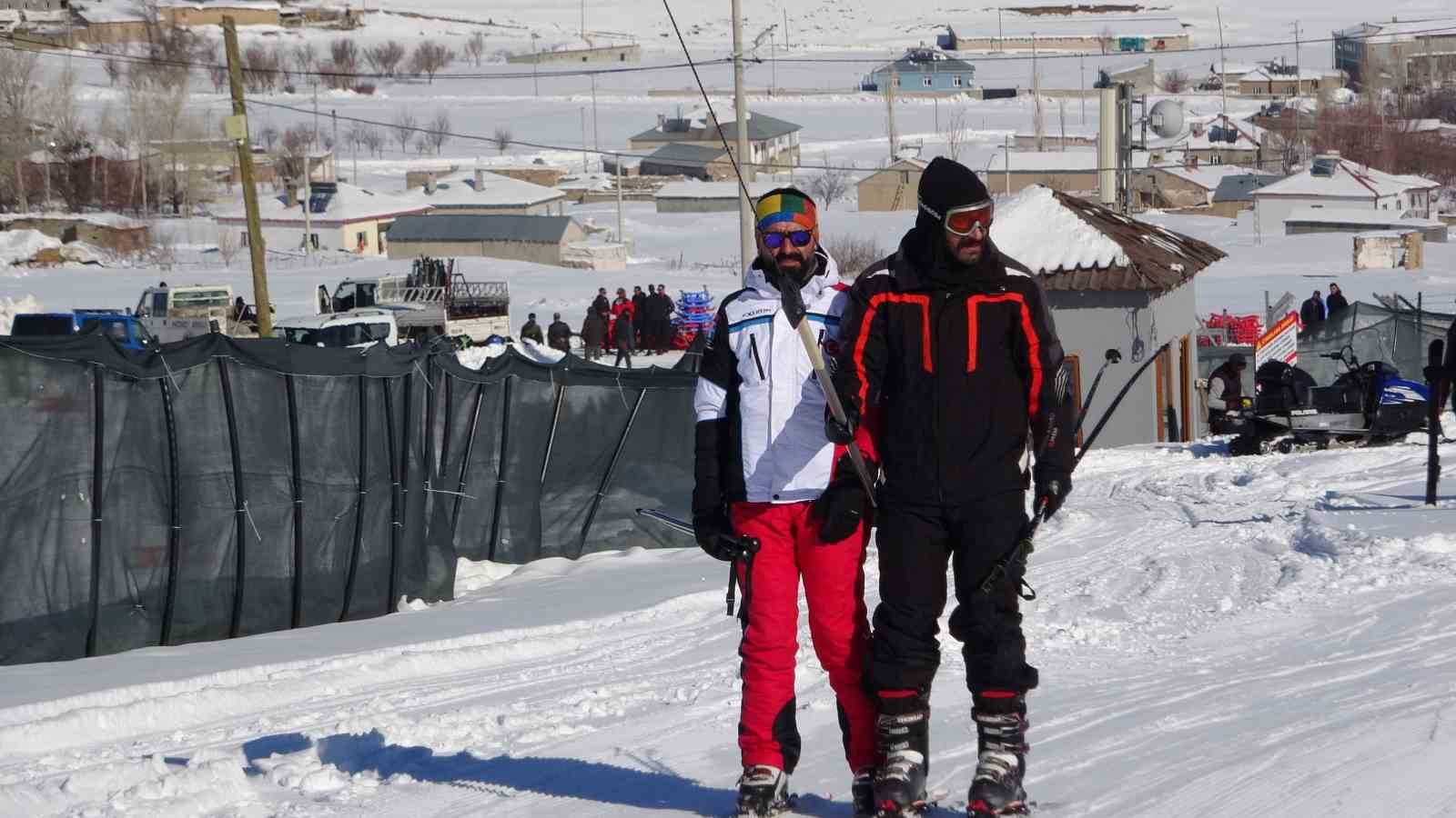 Yoğun kar yağışı Abalı Kayak Merkezi’ni yeniden hareketlendirdi
