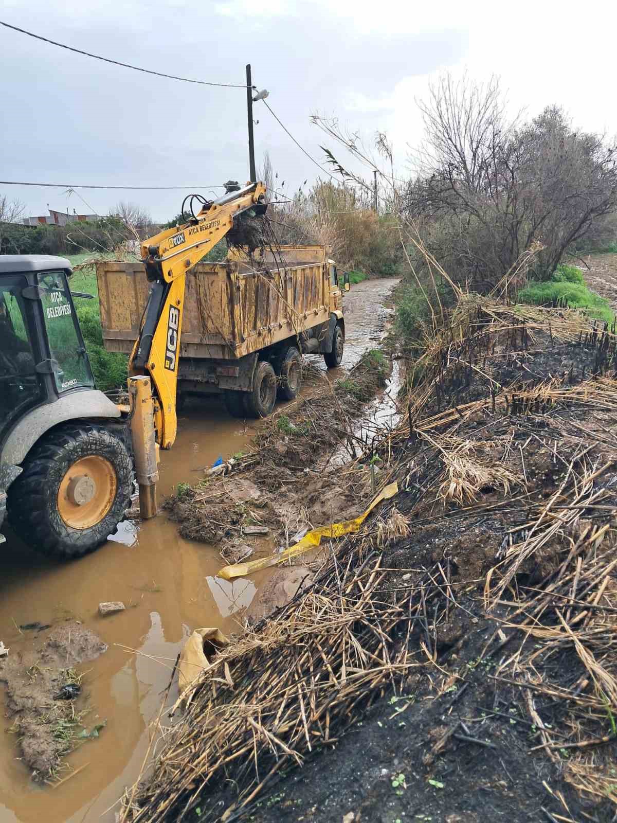 Yoğun yağışlara karşı Sultanhisar Belediyesi teyakkuzda
