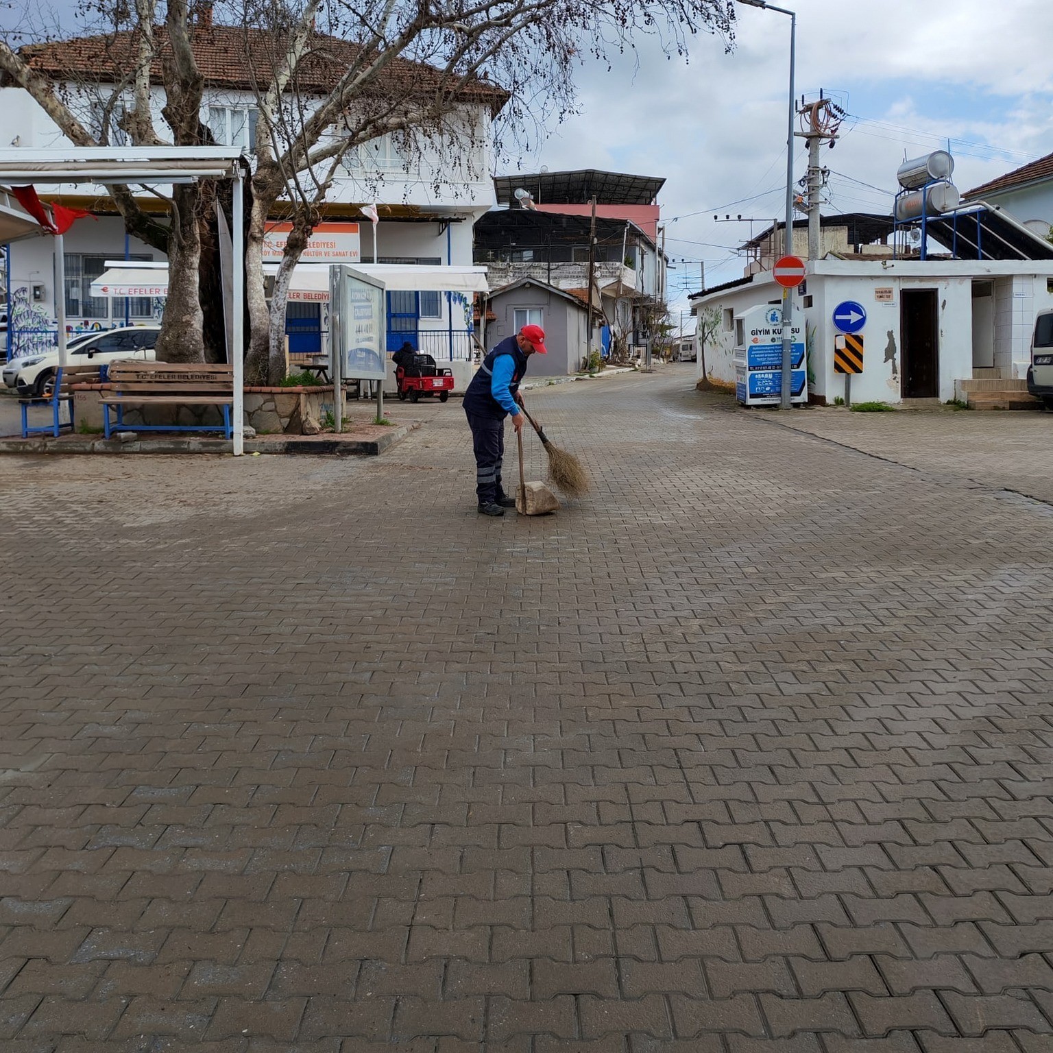 Yoğun yaşın ardından belediye ekipleri sahada
