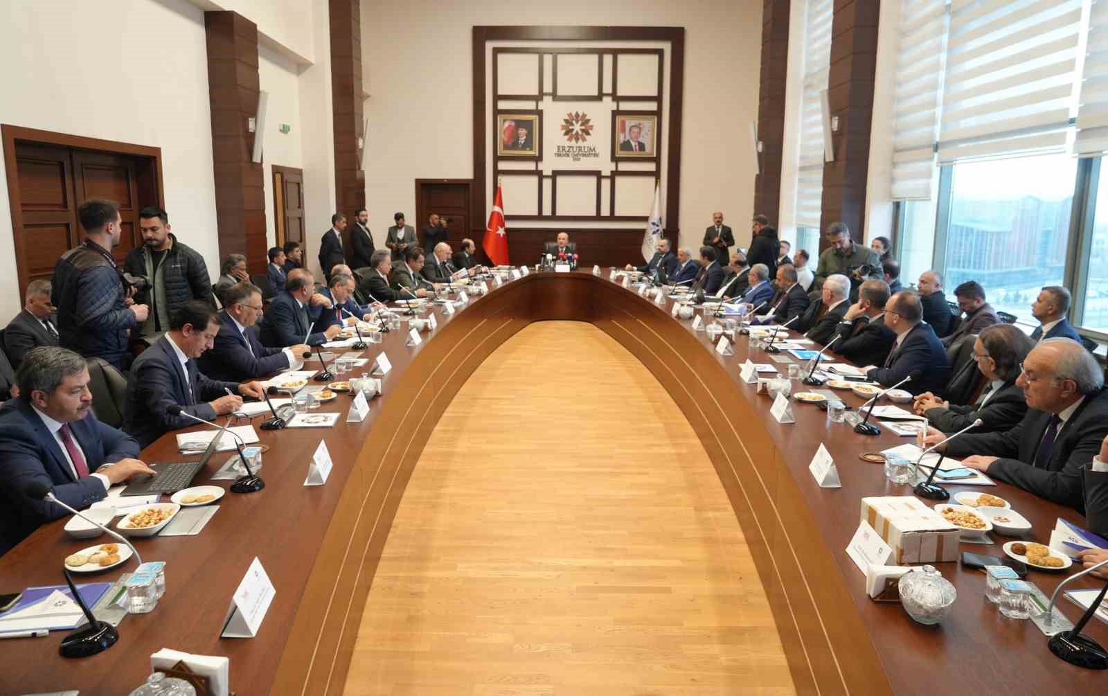 YÖK Başkanı Özvar: "Halktan kopuk, bulunduğu toplumun ihtiyaçlarını dikkate almayan bir üniversite anlayışı yok"
