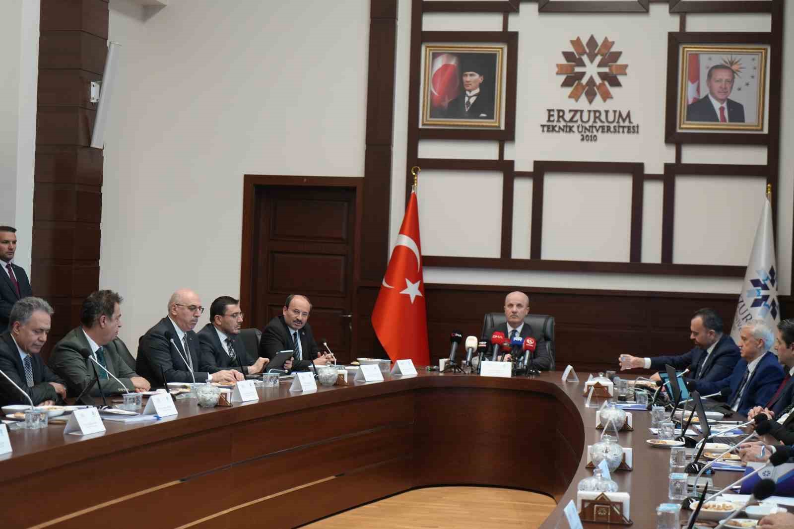 YÖK Başkanı Özvar: "Halktan kopuk, bulunduğu toplumun ihtiyaçlarını dikkate almayan bir üniversite anlayışı yok"
