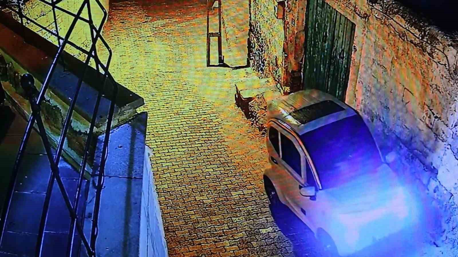 Yokuşu çıkamayan elektrikli bisiklet devrildi
