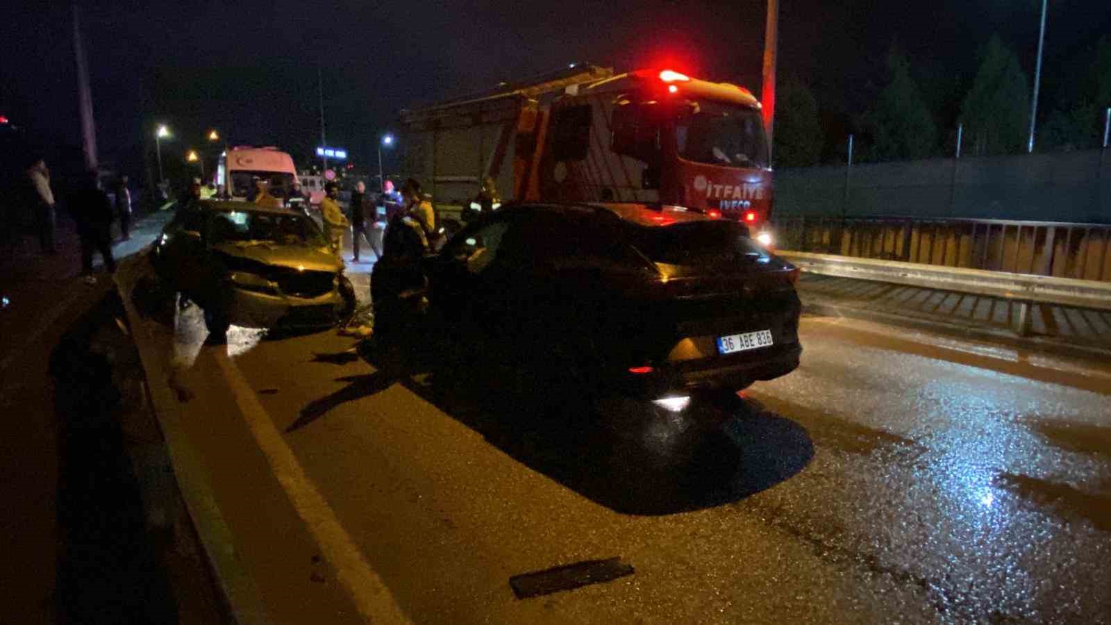 Yola dökülen sıvı kazaya sebep oldu: 3 yaralı
