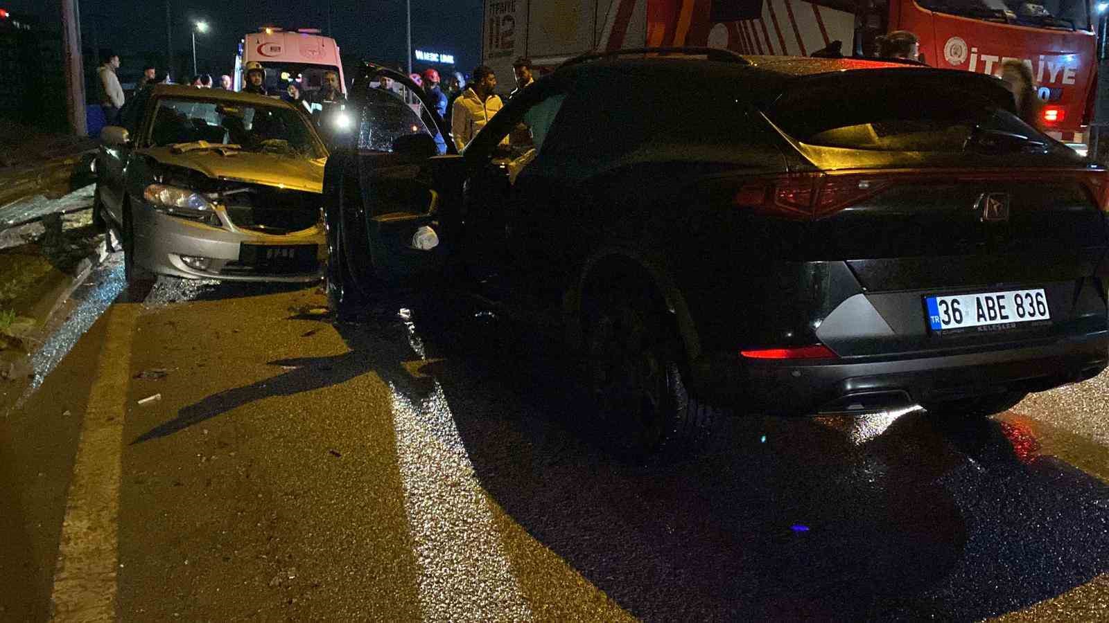 Yola dökülen sıvı kazaya sebep oldu: 3 yaralı
