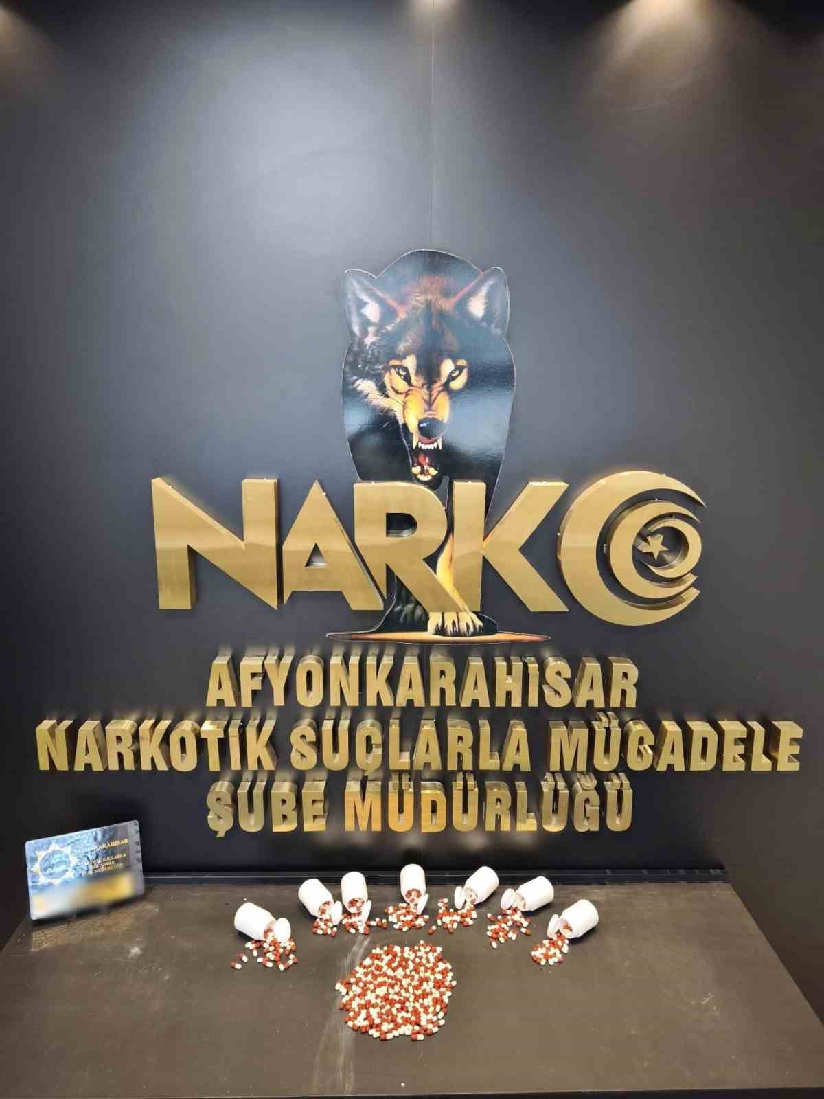 Yolcu otobüsünde seyahat eden 2 şahıs uyuşturucu ile yakalandı
