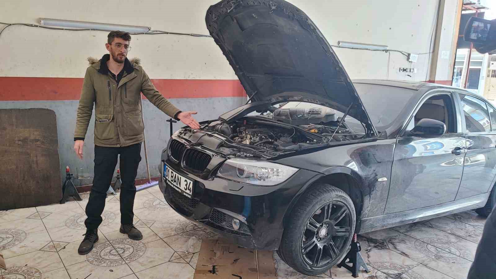 Yollar köstebek yuvasına döndü, mahalleli isyan etti
