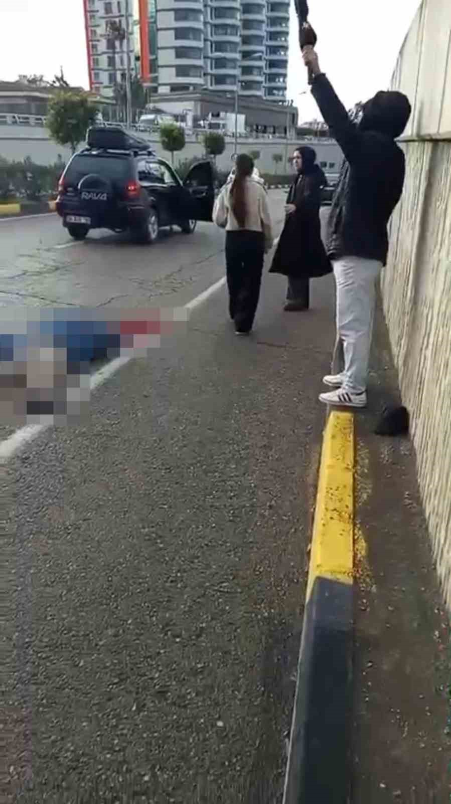 Yolun karşısına geçerken otomobilin çarptığı adam öldü
