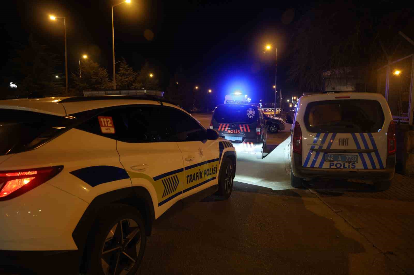 Yolun karşısına geçerken otomobilin çarptığı yaya yaralandı
