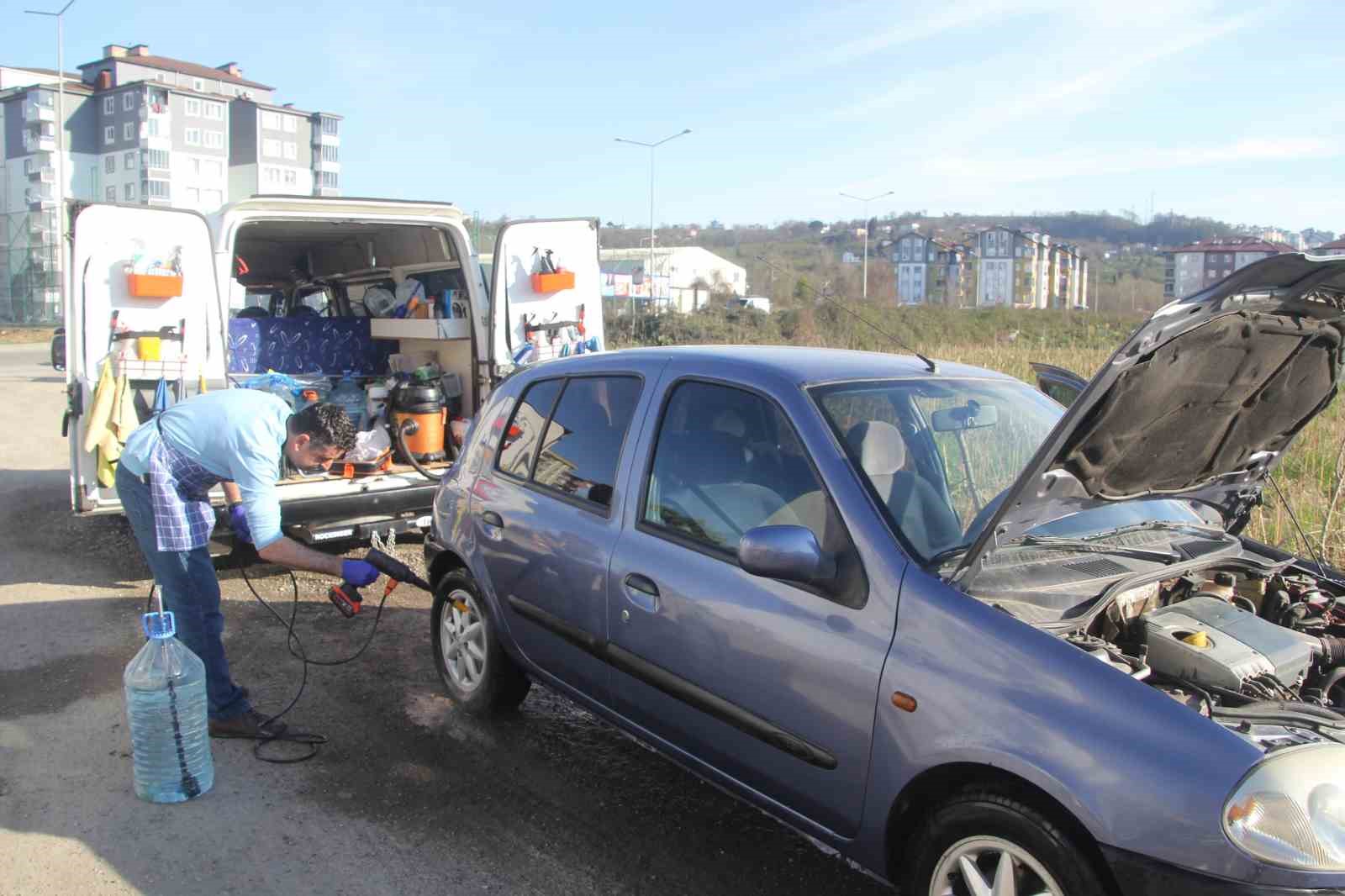 Yöneticiliği bıraktı, küresel ısınmaya karşı ’mobil ve susuz’ araç yıkama başlattı
