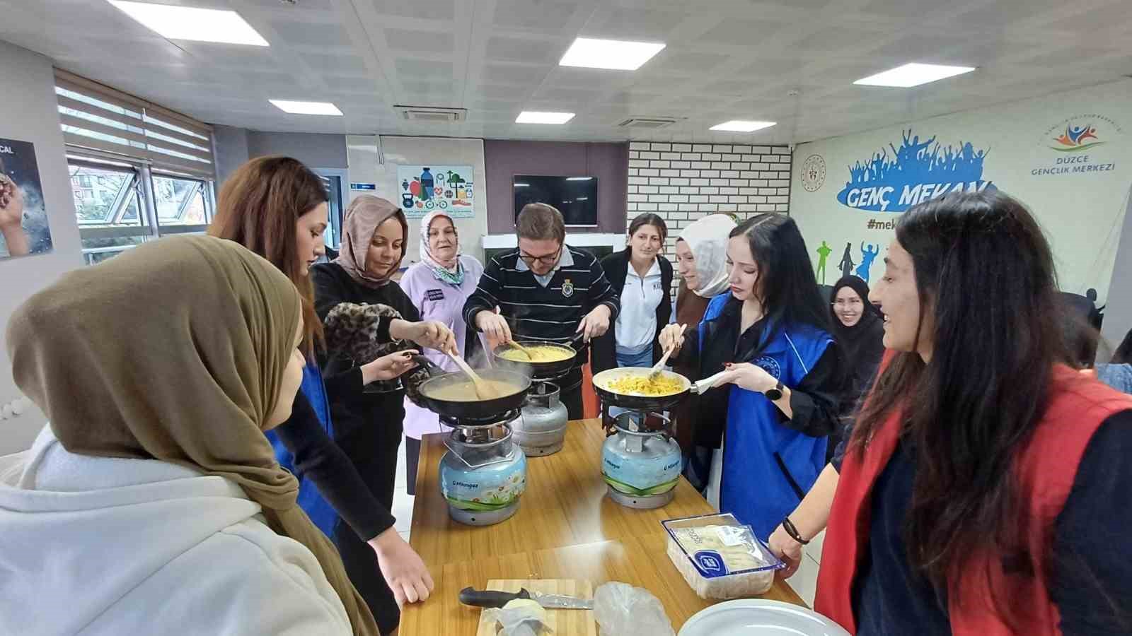 Yöresel lezzetler atölyesinde kuymak keyfi
