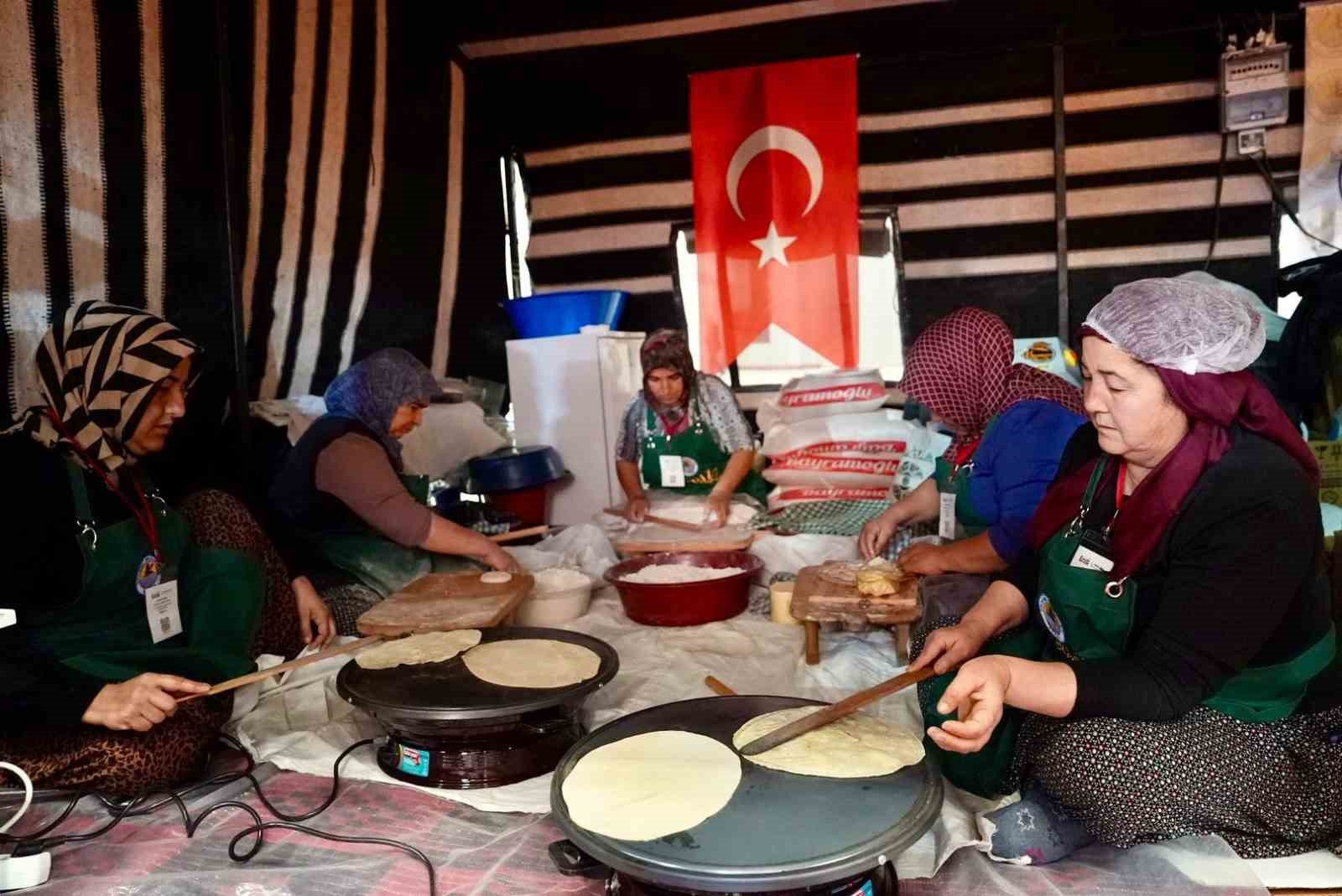 Yörüklerin ’Kıl çadırı’ kuruldu fuarın gözdesi oldu
