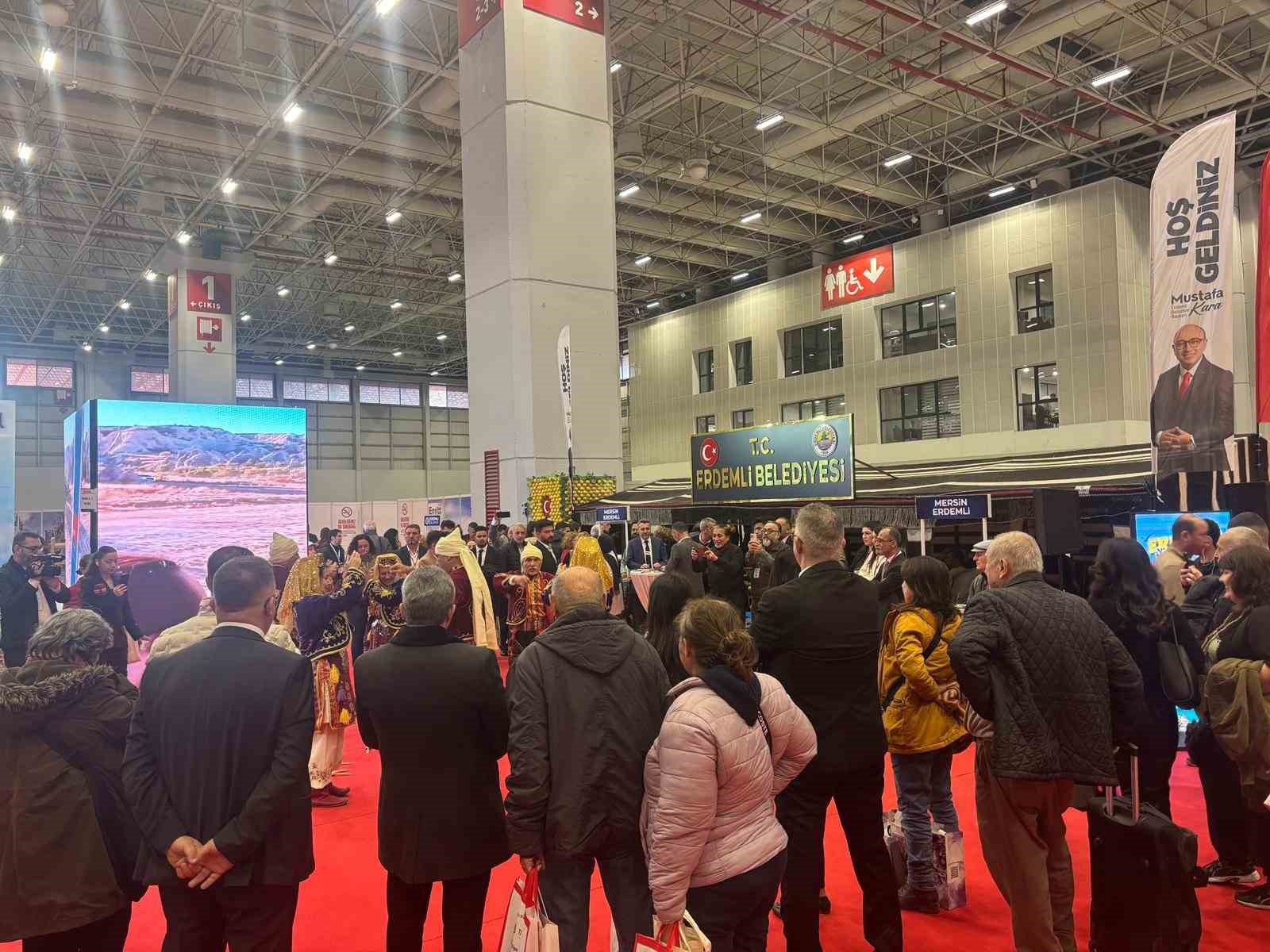 Yörüklerin ’Kıl çadırı’ kuruldu fuarın gözdesi oldu
