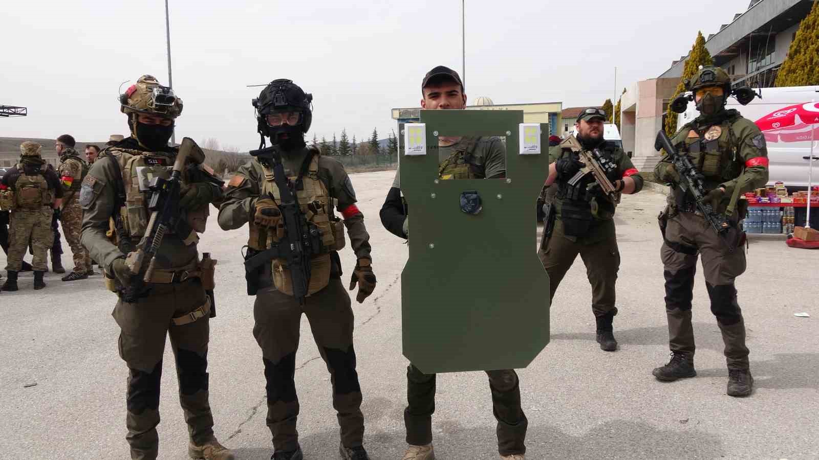 Yozgat’ta 120’den fazla oyuncunun katıldığı airsoft takımları savaş senaryolu etkinlikte buluştu
