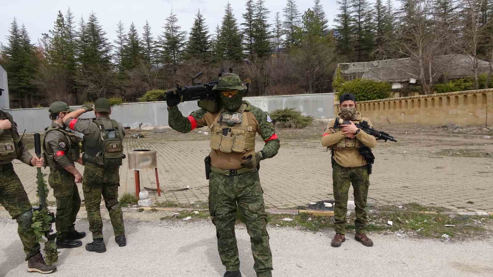 Yozgat’ta 120’den fazla oyuncunun katıldığı airsoft takımları savaş senaryolu etkinlikte buluştu
