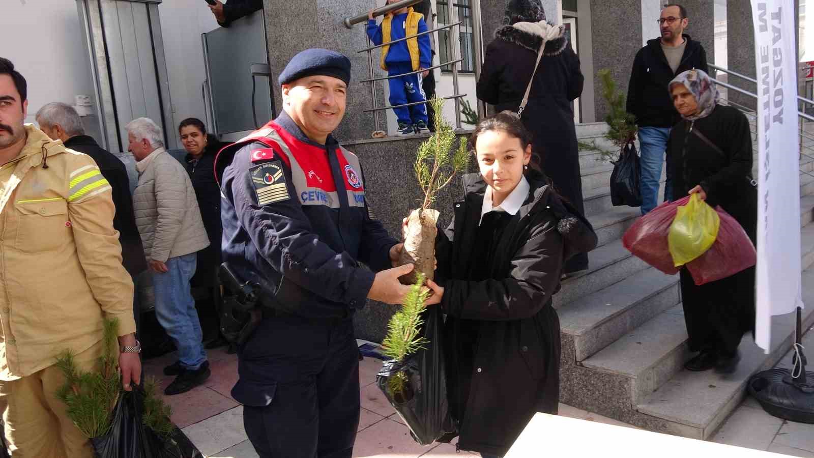 Yozgat’ta 4 bin 500 adet fidan dağıtıldı
