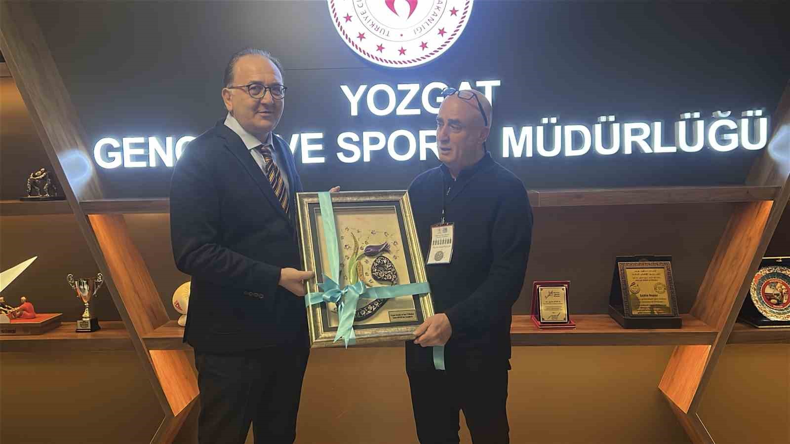 Yozgat’ta Hitit mirası ve endemik bitkiler sanatla buluştu
Yozgat’ta Hitit mirası ve endemik bitkiler sanatla buluştu