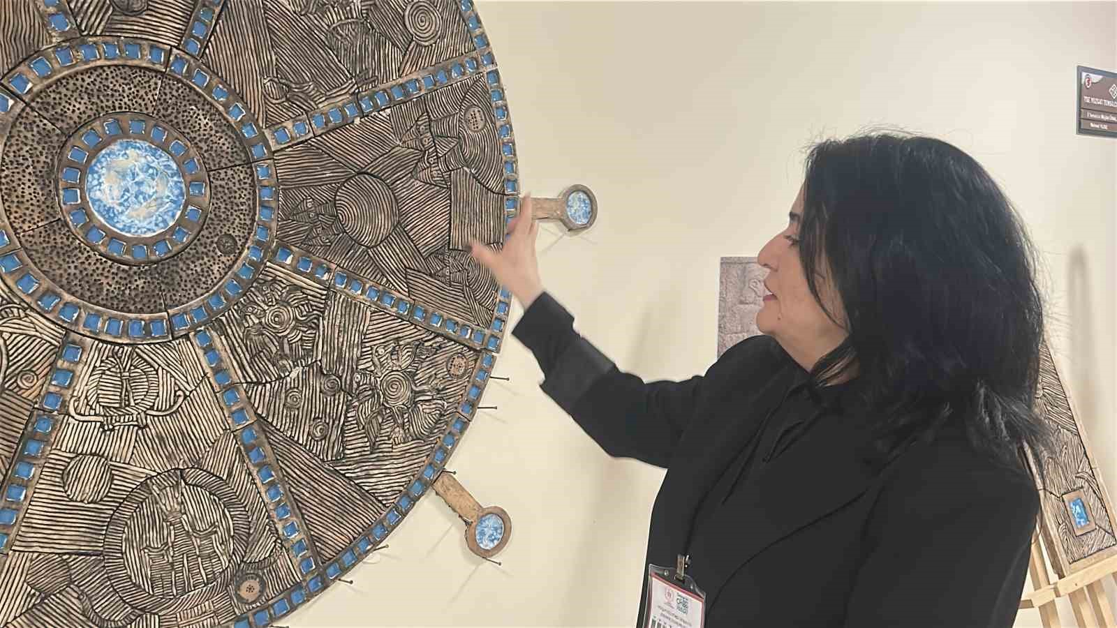 Yozgat’ta Hitit mirası ve endemik bitkiler sanatla buluştu
Yozgat’ta Hitit mirası ve endemik bitkiler sanatla buluştu