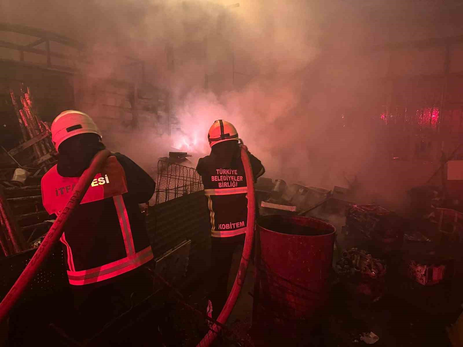 Yozgat’ta hurdacıda çıkan yangın söndürüldü

