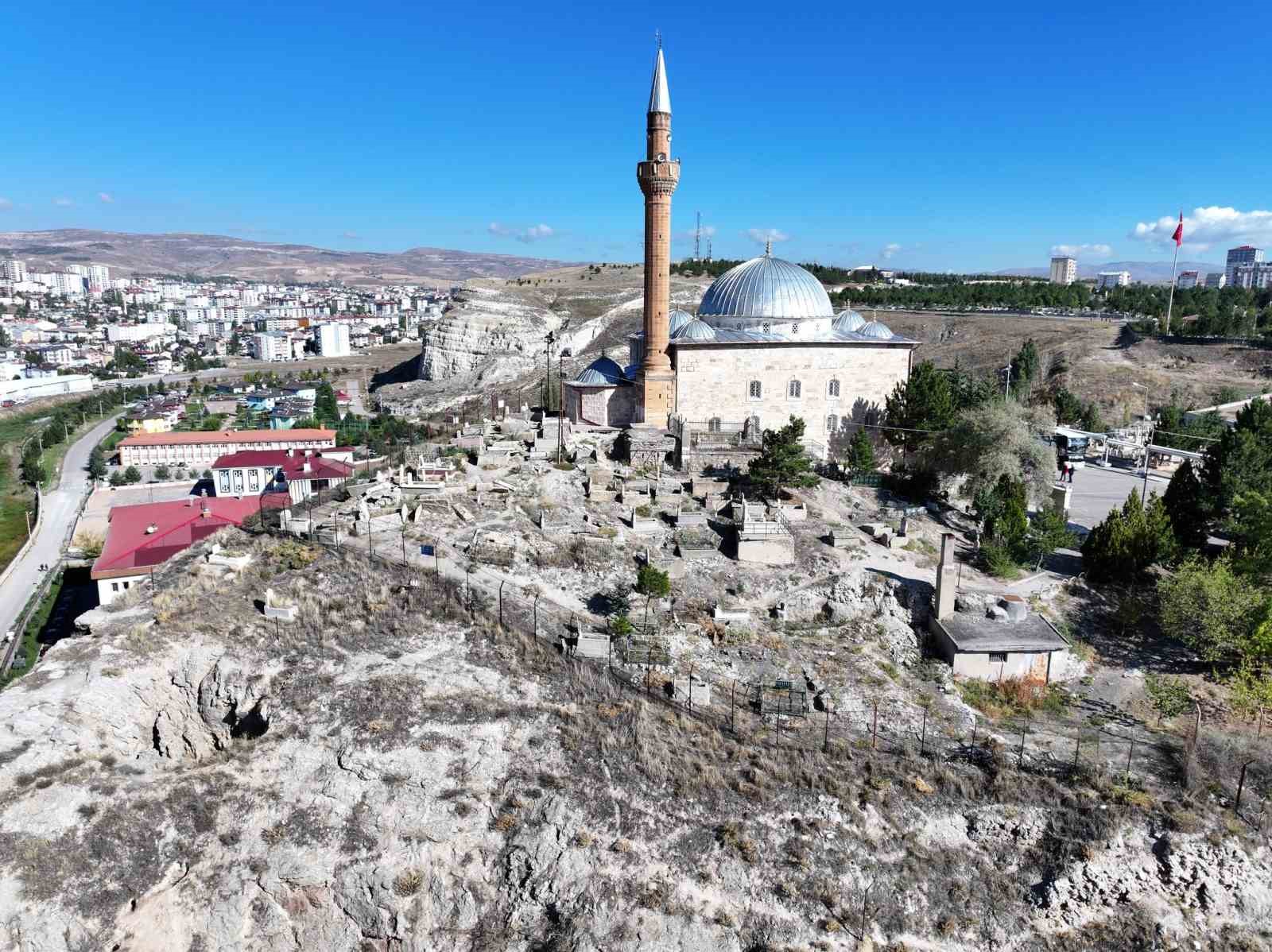 Yukarı Tekke kayalıkları ıslah ediliyor
