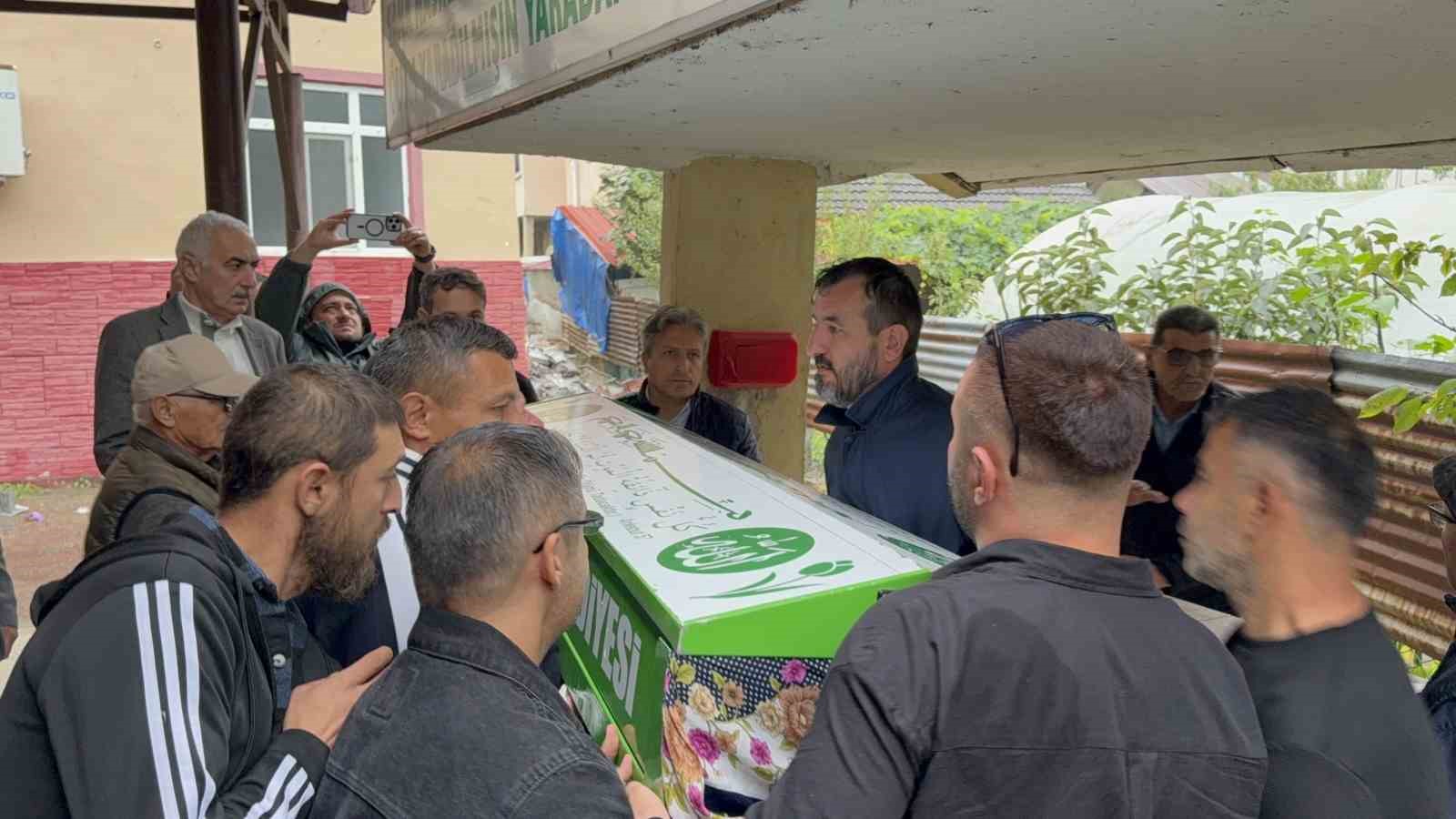 "Yüksek sesle müzik" kavgasında 24 yaşındaki Dilara’nın öldüğü cinayetin sanığı hakim karşısında
