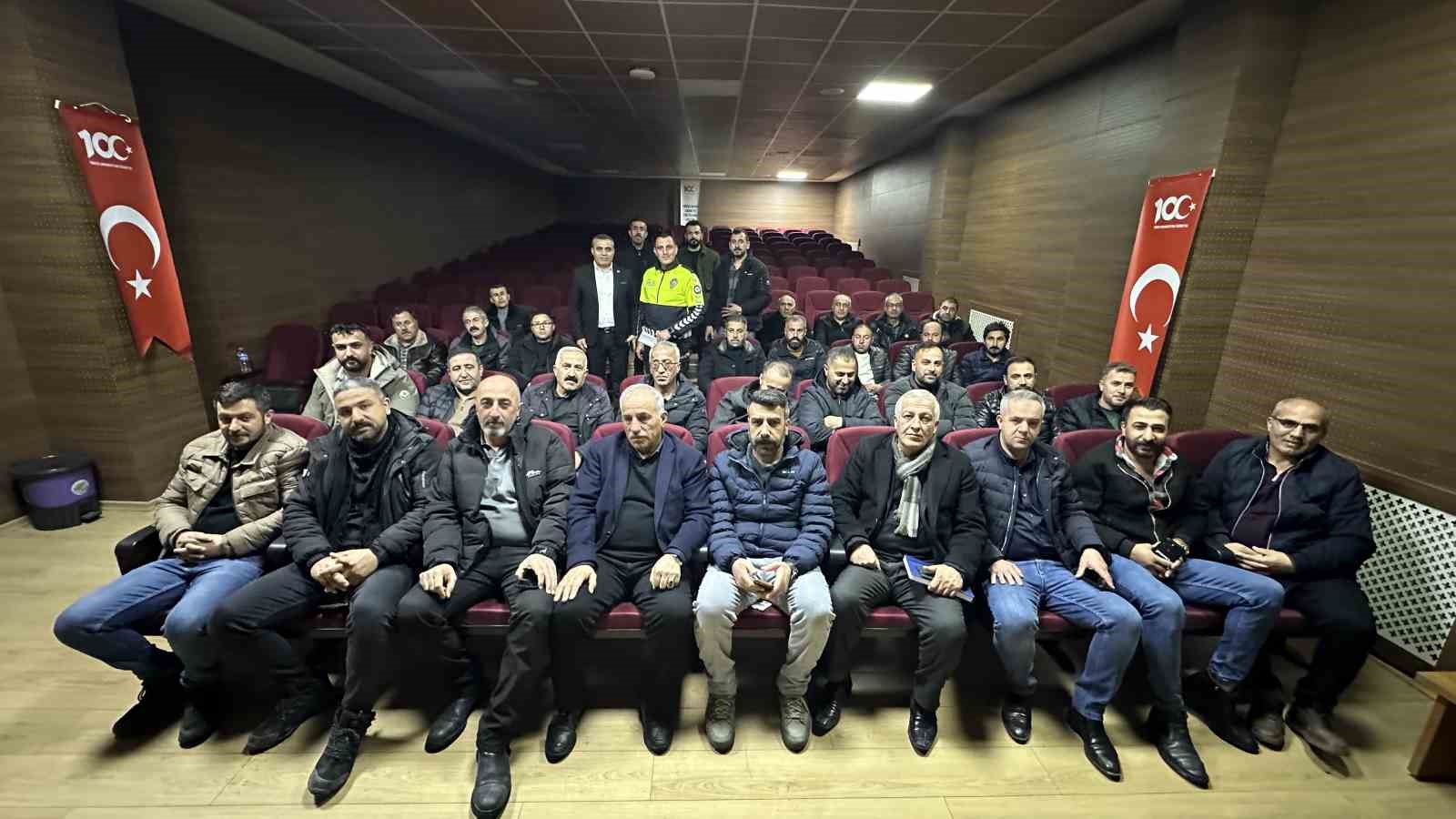 Yüksekova yollarında eğitim seferberliği
