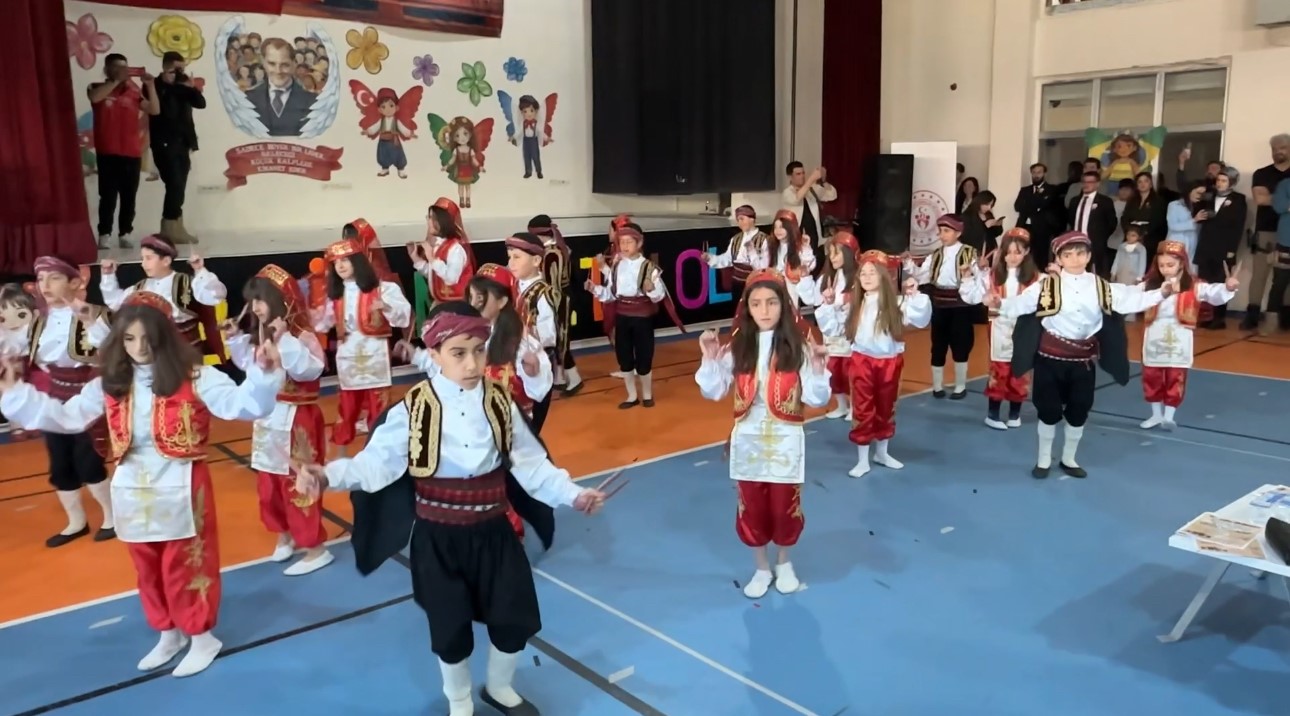 Yüksekova’da 23 Nisan Ulusal Egemenlik ve Çocuk Bayramı kutlandı
