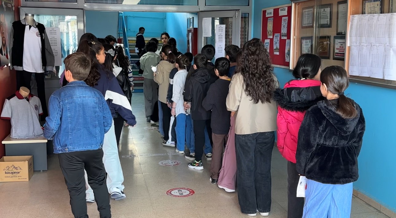 Yüksekova’da 4 bin 69 öğrenci bursluluk sınavı için ter döküyor
