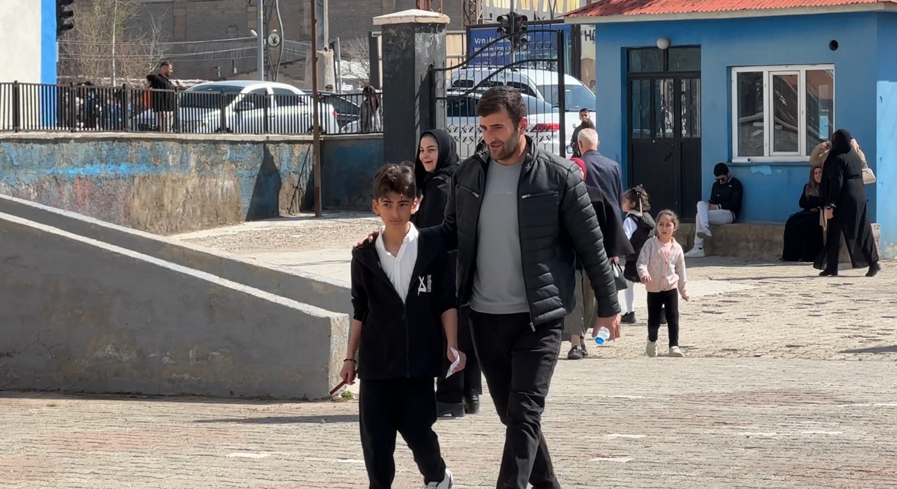 Yüksekova’da 4 bin 69 öğrenci bursluluk sınavı için ter döküyor
