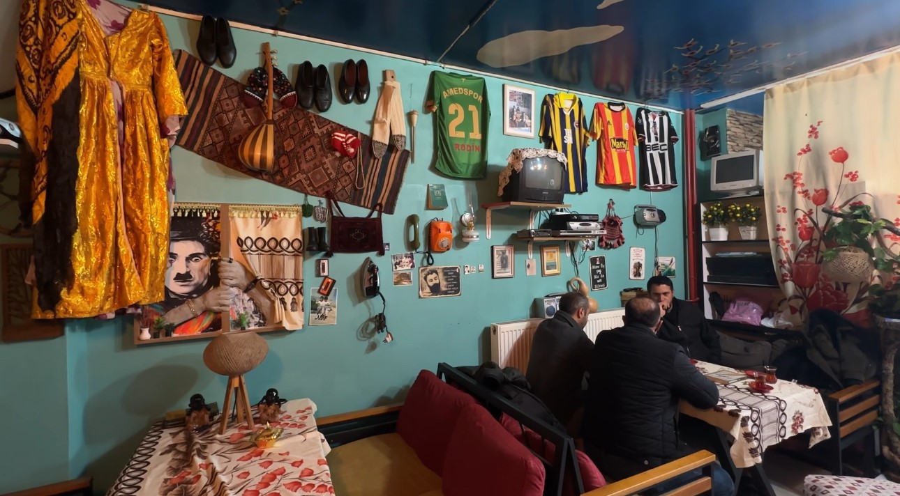 Yüksekova’da 90’lar temalı kafe geçmişle bugün arasında köprü kuruyor
