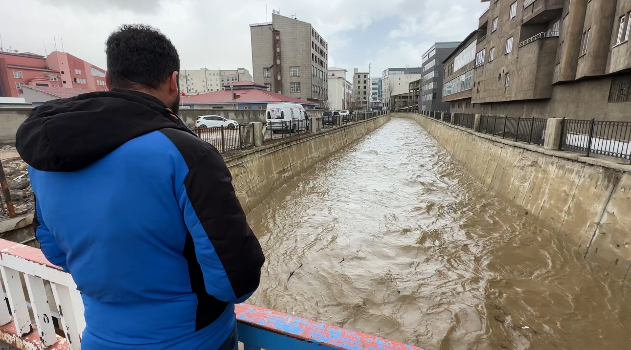 Yüksekova’da bereket taşkını: 10 yıl sonra gelen görsel şölen
