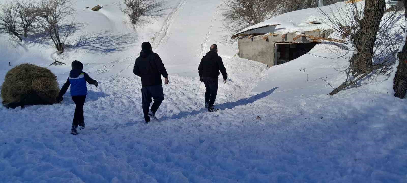 Yüksekova’da çığ yaraları sarılıyor:
