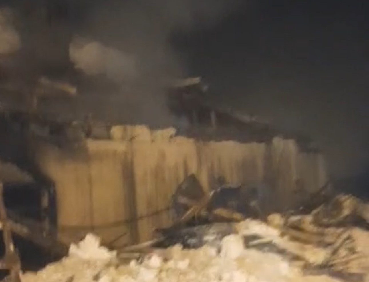 Yüksekova’da çıkan yangın aileyi evsiz bıraktı
