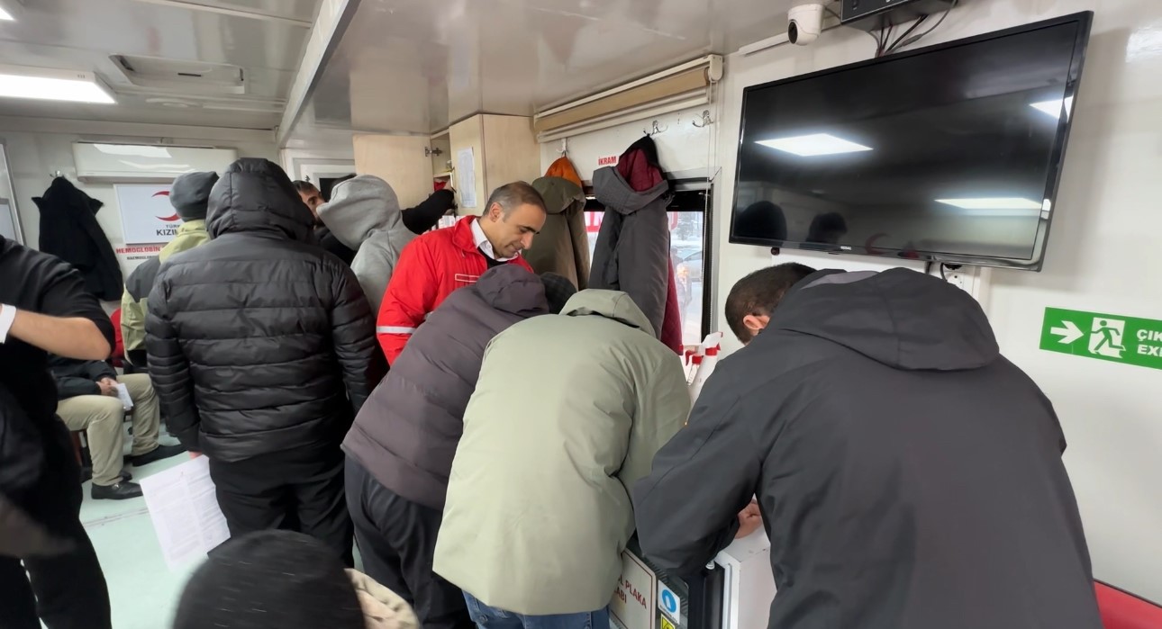 Yüksekova’da "Hedef Sümbül Dağı" kan bağışı kampanyası sürüyor
