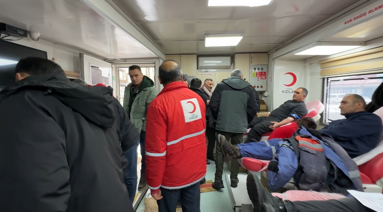 Yüksekova’da "Hedef Sümbül Dağı" kan bağışı kampanyası sürüyor
