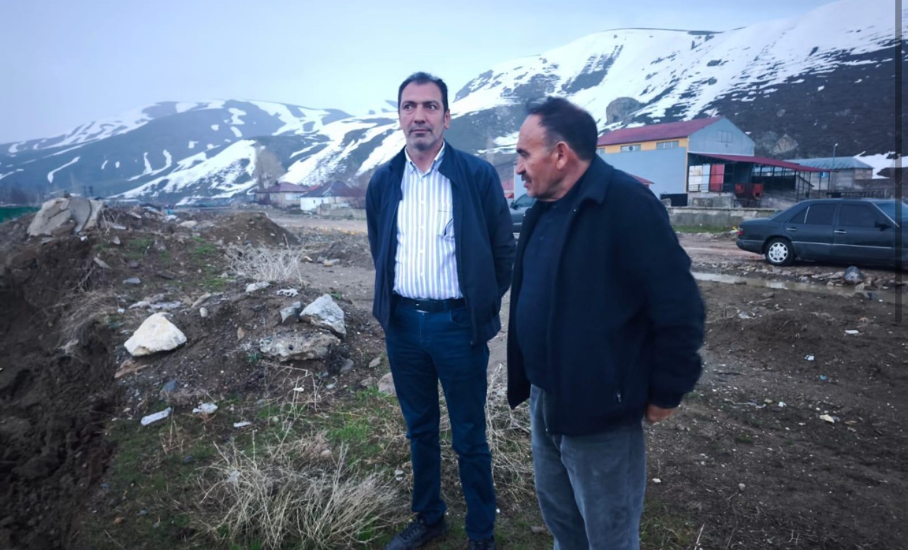 Yüksekova’da istinat duvarı çöktü
