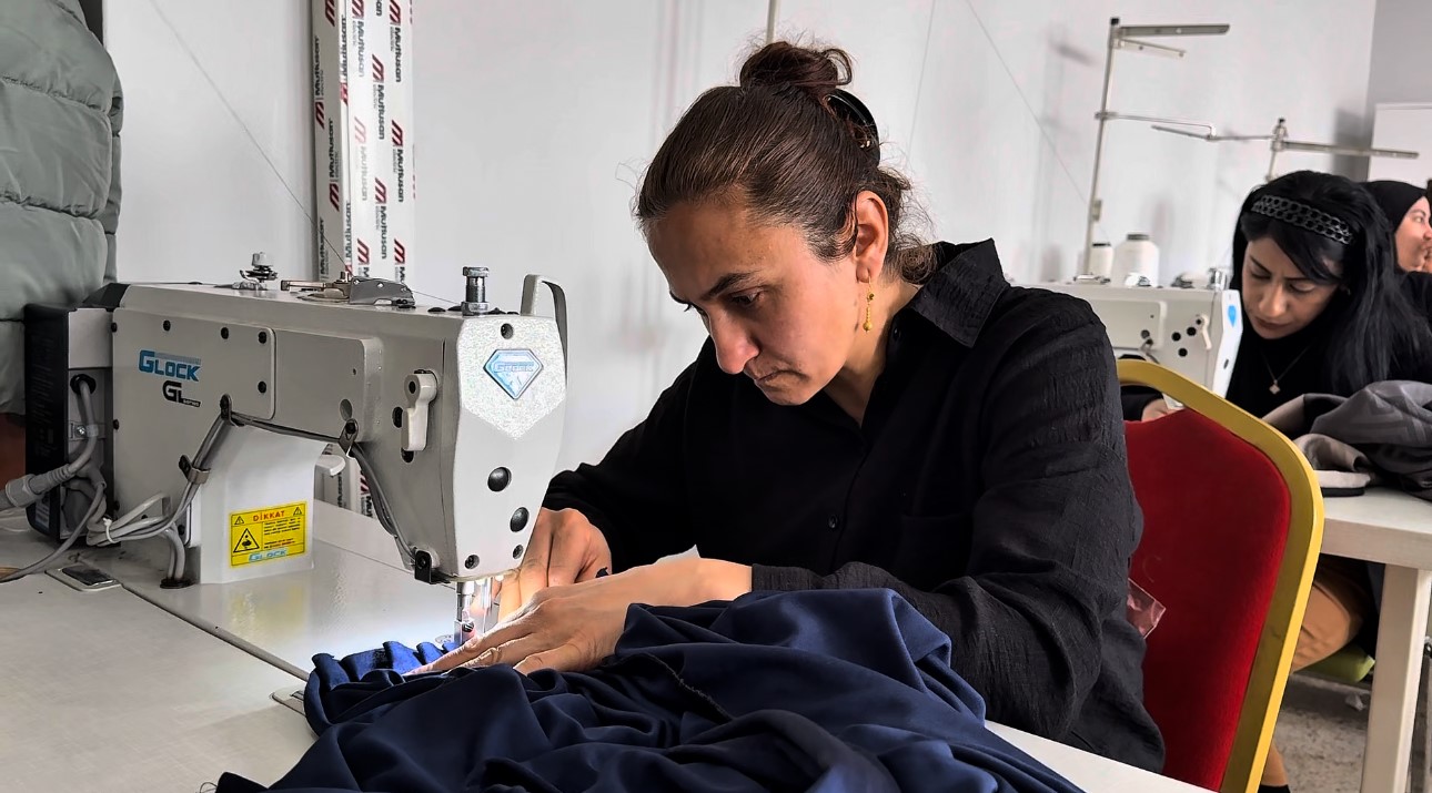 Yüksekova’da kadınlar dikiş-nakış kursuyla hem meslek ediniyor hem sosyalleşiyor

