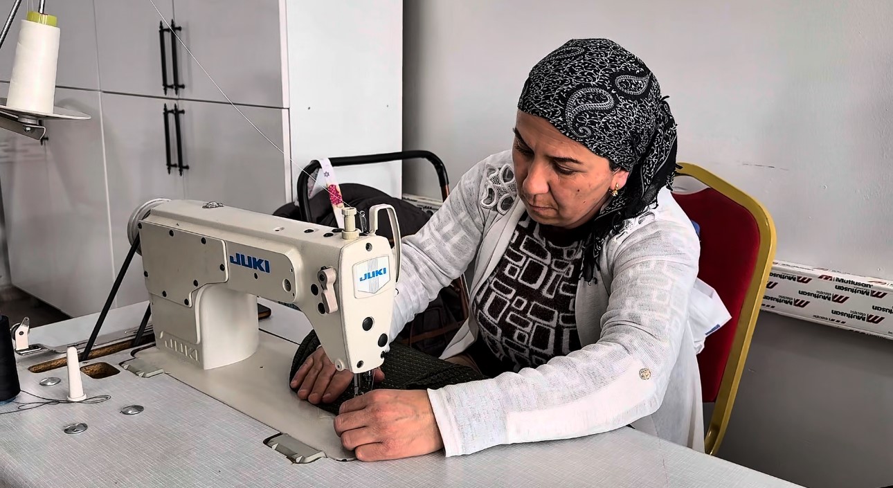 Yüksekova’da kadınlar dikiş-nakış kursuyla hem meslek ediniyor hem sosyalleşiyor
