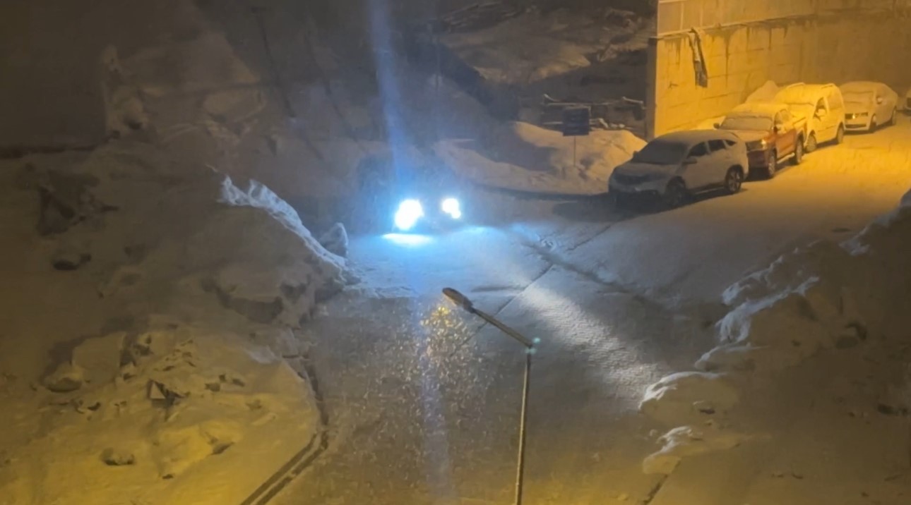 Yüksekova’da kar yağışı etkili oldu
