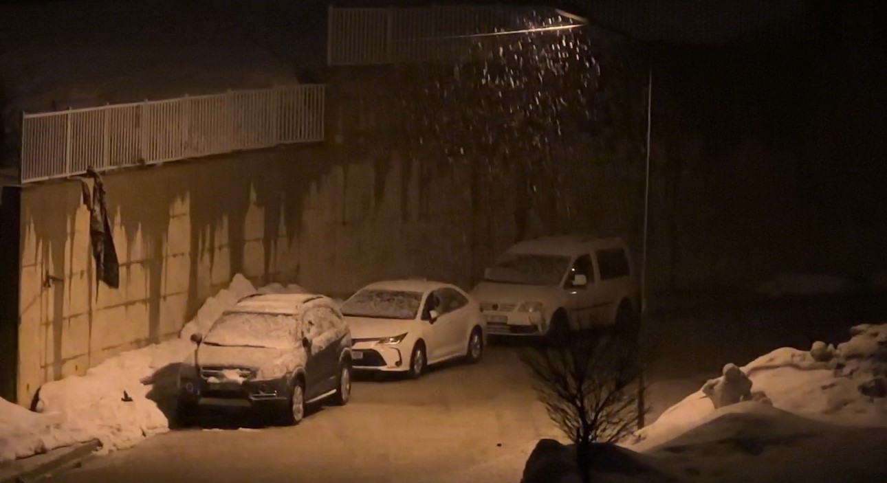 Yüksekova’da kar yağışı etkili oluyor
