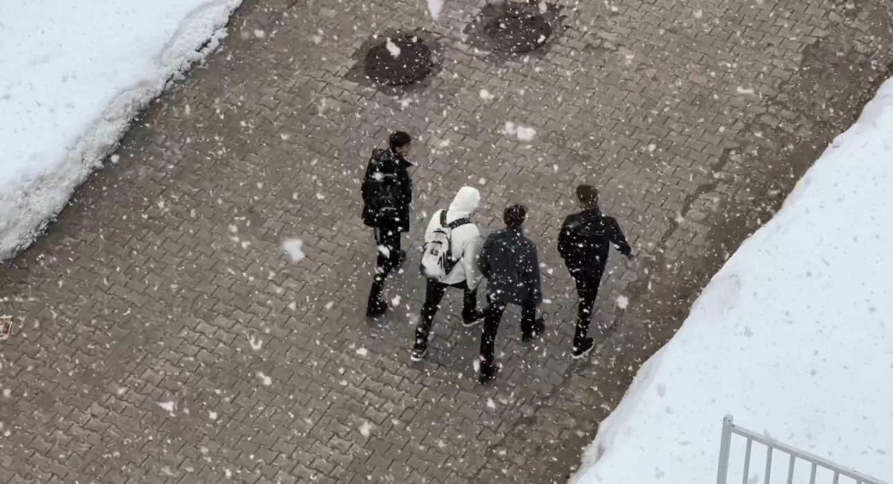 Yüksekova’da kar yağışı ve sis
