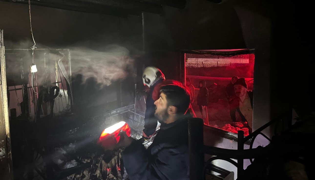 Yüksekova’da korkutan ev yangını: 4 çocuk hastaneye kaldırıldı
