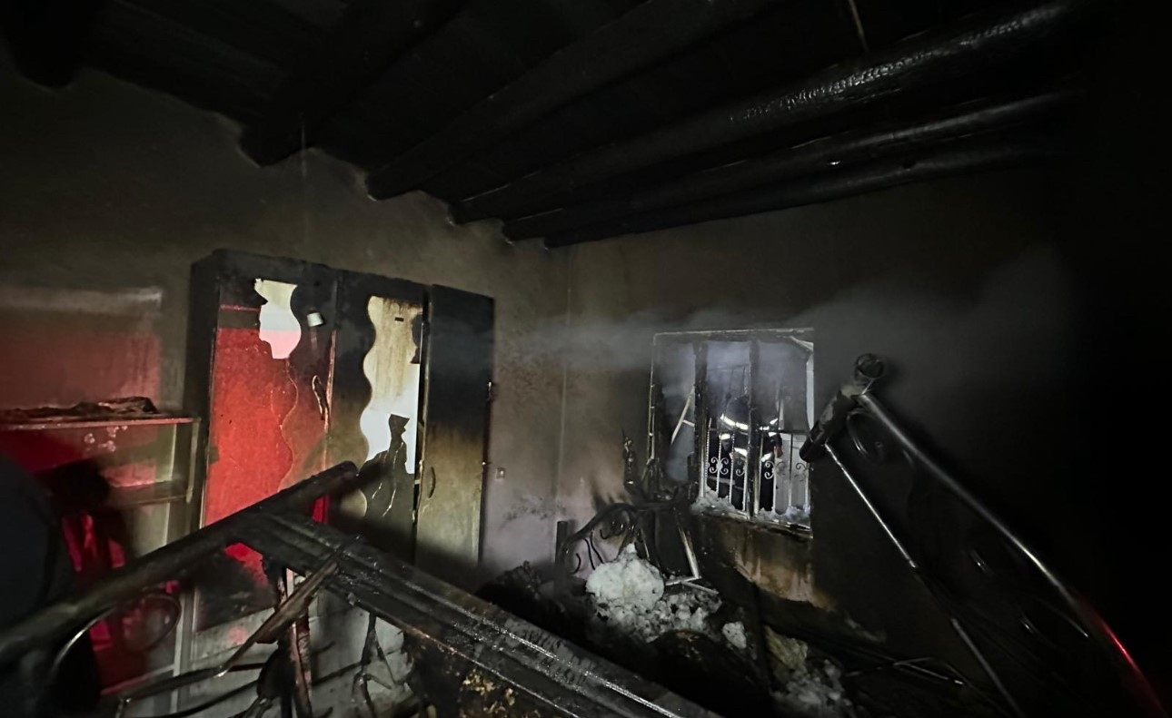 Yüksekova’da korkutan ev yangını: 4 çocuk hastaneye kaldırıldı
