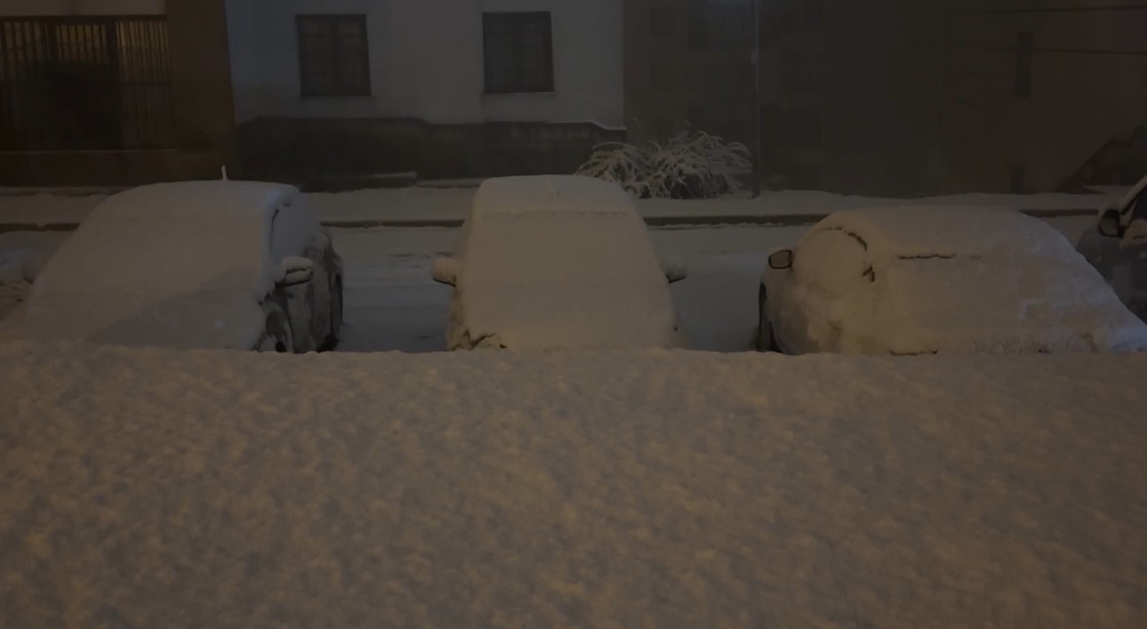 Yüksekova’da nisan karı: İlçe yeniden beyaza büründü, kartpostallık görüntüler ortaya çıktı
Yüksekova’da nisan karı: İlçe yeniden beyaza büründü, kartpostallık görüntüler ortaya çıktı