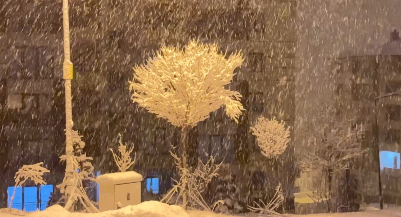 Yüksekova’da nisan karı: İlçe yeniden beyaza büründü, kartpostallık görüntüler ortaya çıktı
Yüksekova’da nisan karı: İlçe yeniden beyaza büründü, kartpostallık görüntüler ortaya çıktı