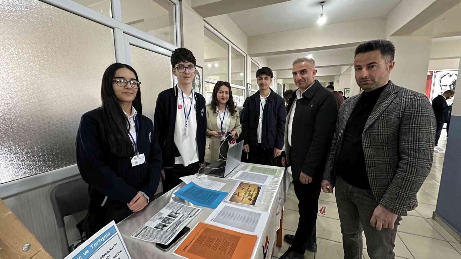 Yüksekova’da öğrencilerin bilimsel çalışmaları görücüye çıktı
