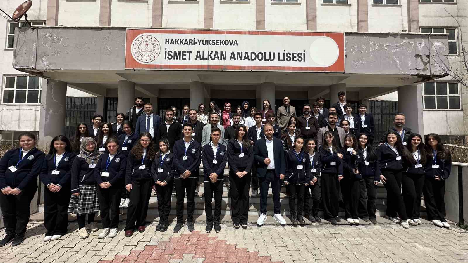 Yüksekova’da öğrencilerin bilimsel çalışmaları görücüye çıktı
