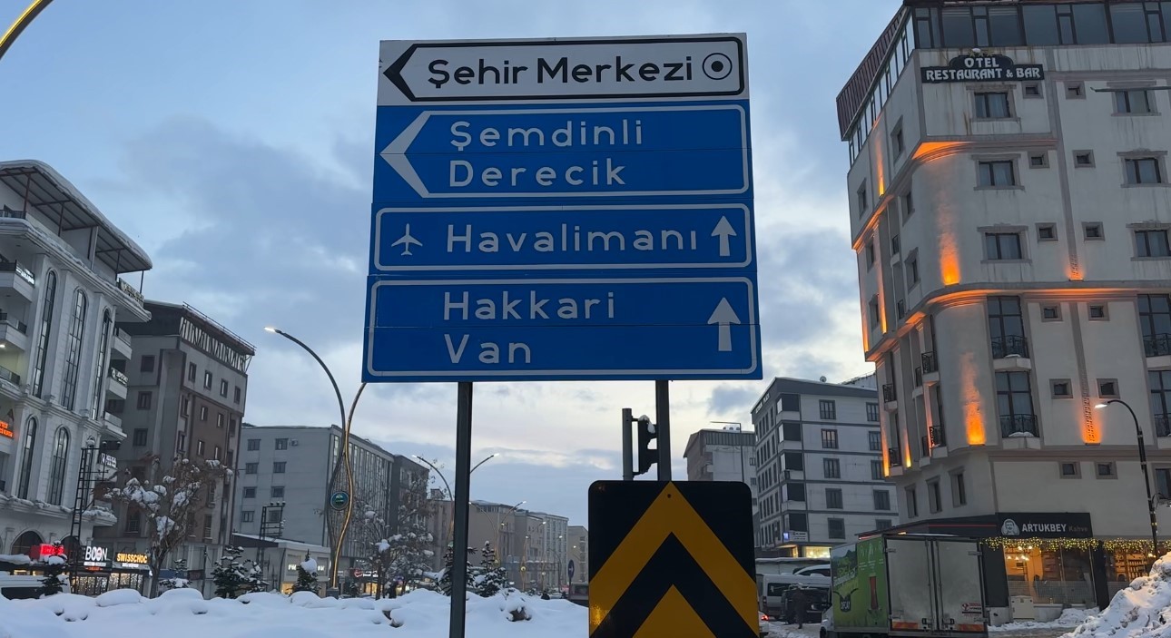 Yüksekova’da olumsuz hava şartları ulaşımı etkiledi

