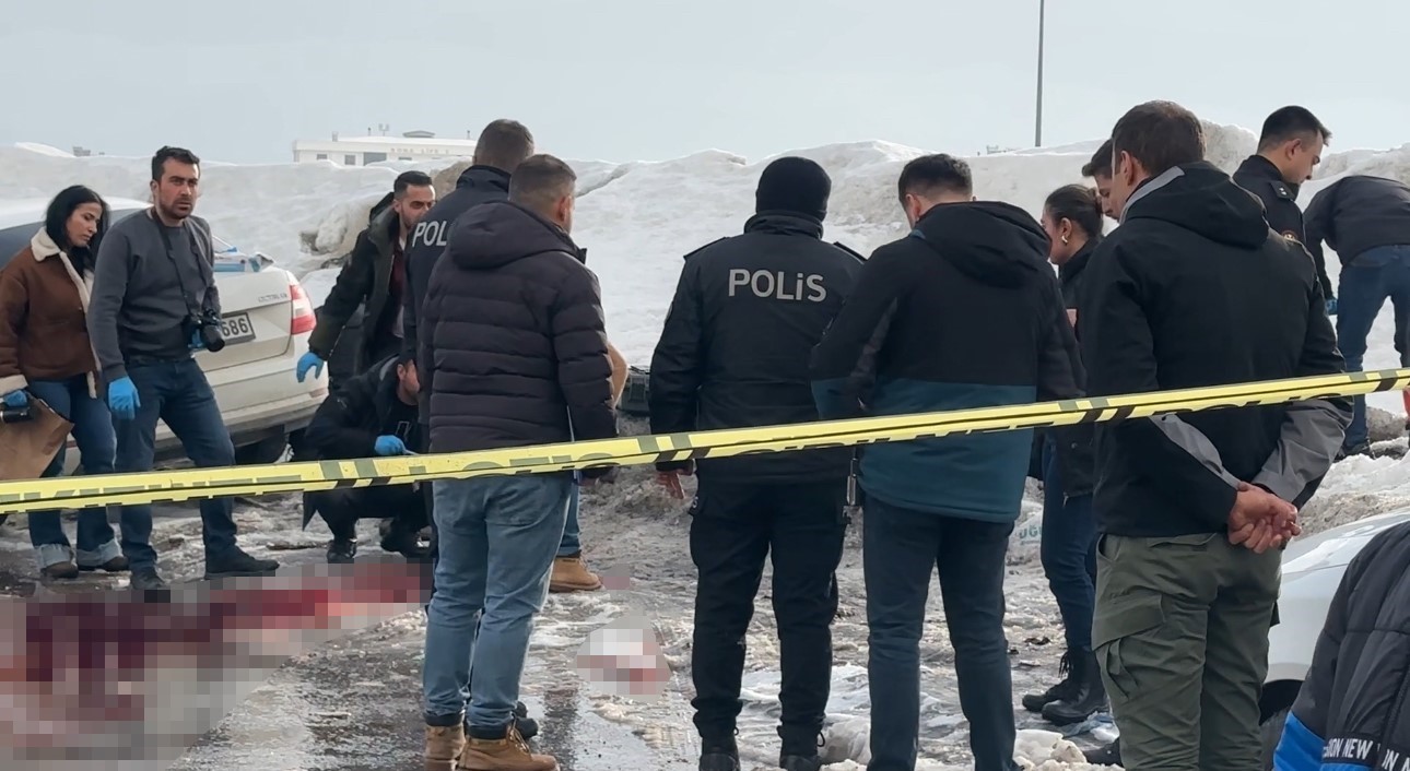 Yüksekova’da silahlı intihar girişimi: 1 ağır yaralı
