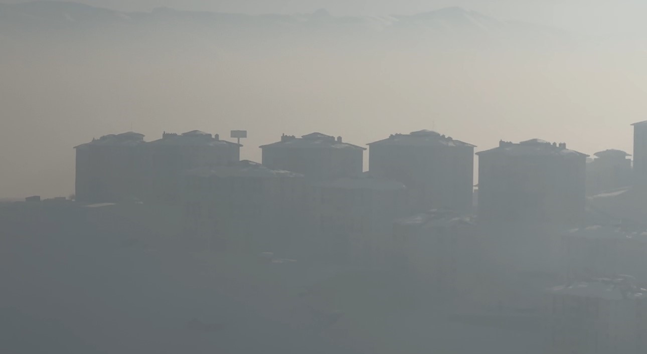 Yüksekova’da yoğun sis: Ankara-Yüksekova uçuşları iptal edildi
